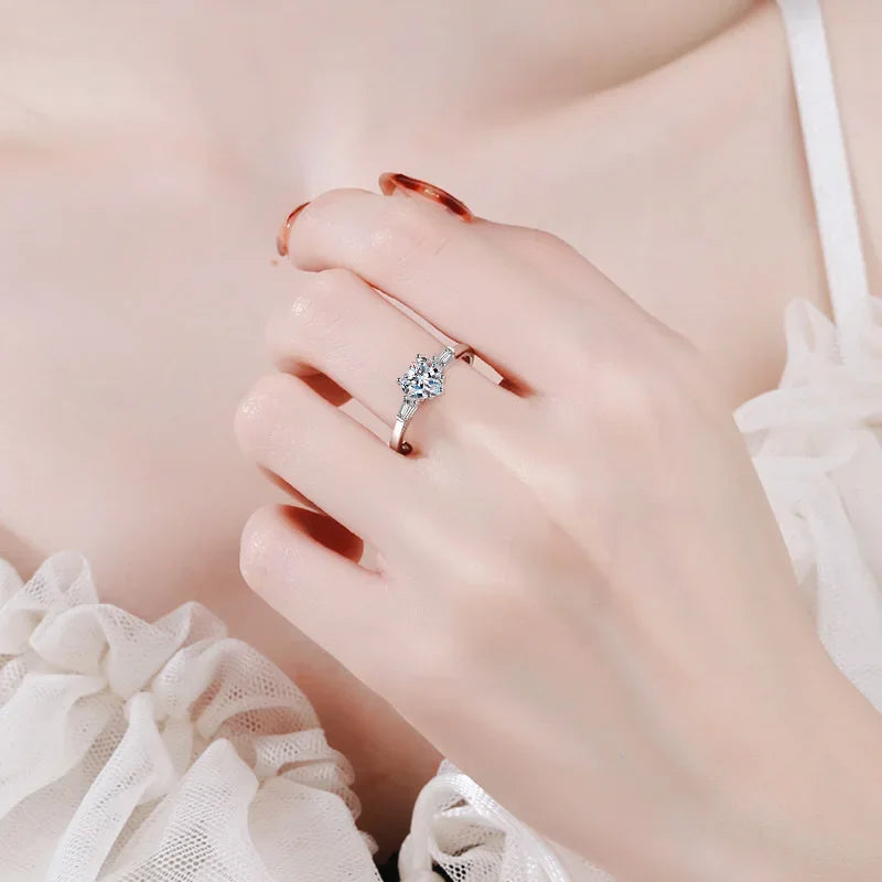 Designer Engagement Rings 18K White Gold Women Wedding Band Ring 1CT VVS1 D Color Moissanite Diamond Girlfriend Valentine's Day