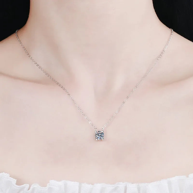 Women Engagement PT950 Platinum Wedding Necklaces Daughter Birthday Gift 0.5/1CT Moissanite Diamond Pendant Girl Valentine's Day
