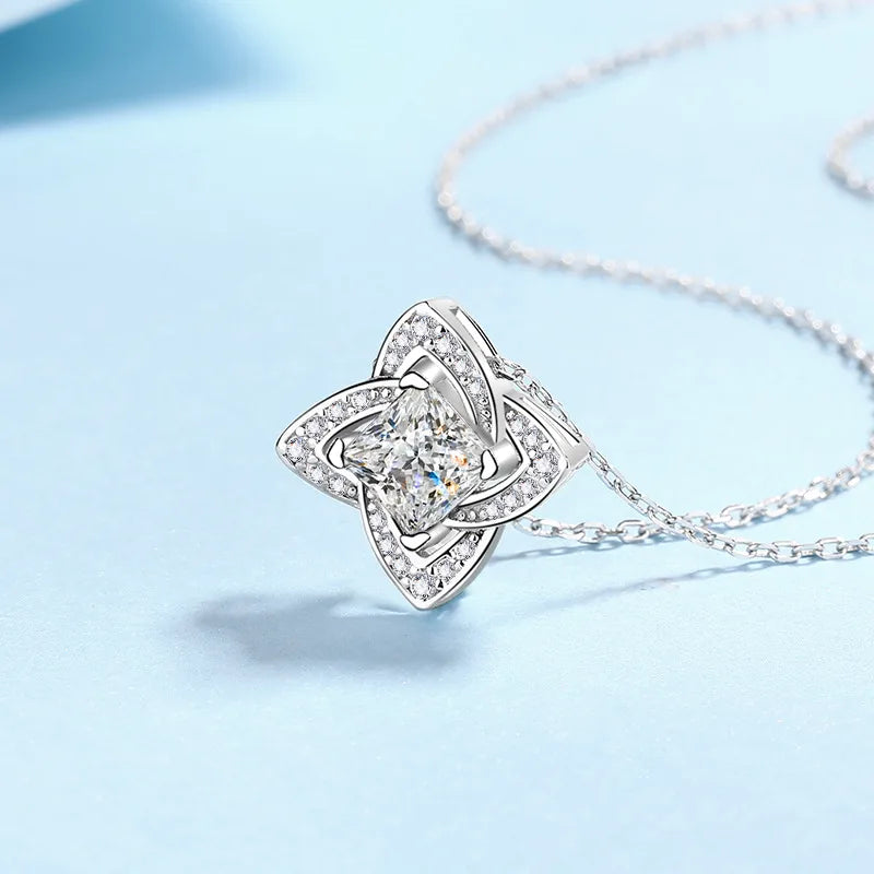 Luxury Platinum PT950 Pendant for Women 1 CT Moissanite Diamond Necklaces Four leaf Square Clavicle Chain girl fine Jewelry gift