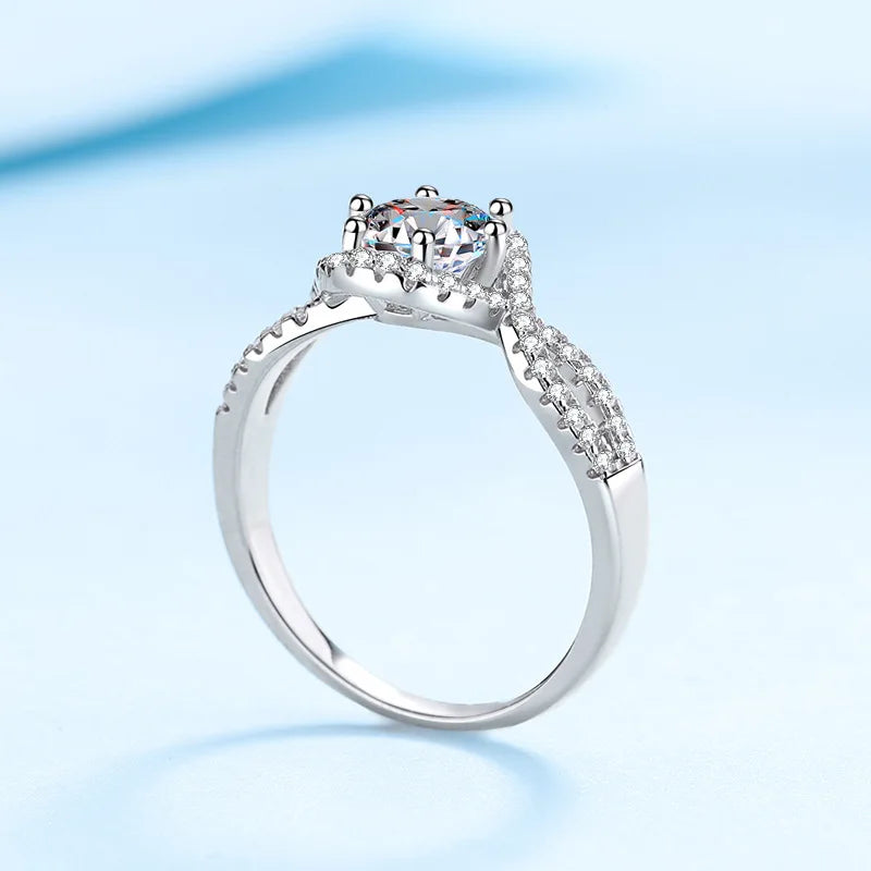 Designer Jewelry Exquisite 18K White Gold VVS1 D Color 0.5/1CT Moissanite Diamond Ring Ins Lady Style Best Anniversary for Women