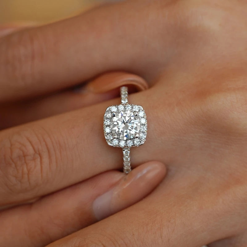 Women Engagement 18K White Gold Wedding Band 0.5/1/2CT VVS1 D Color Moissanite Diamond Girl Valentine's Day PT950 Platinum Rings
