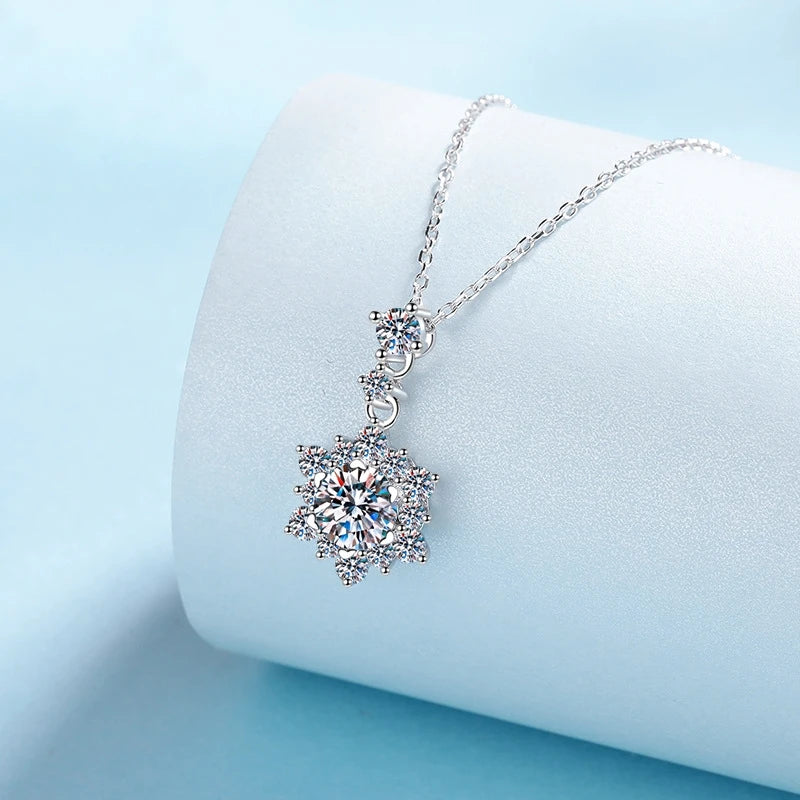 WOMEN Valentine's Day 18K White Gold Wedding Necklaces 1CT Moissanite Diamond Snowflake Pendant Christmas Girl Birthday Gift Ins