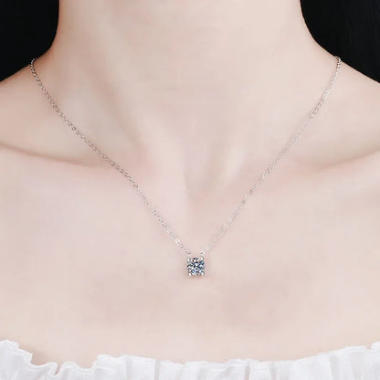 Women Engagement PT950 Platinum Wedding Necklaces Daughter Birthday Gift 0.5/1CT Moissanite Diamond Pendant Girl Valentine's Day
