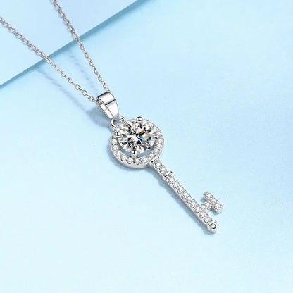 Fine Jewelry 18K White Gold Necklaces Women Valentine's Day Pendant Key 0.5/1ct Moissanite Diamond Girl Birthday Gift Daughter
