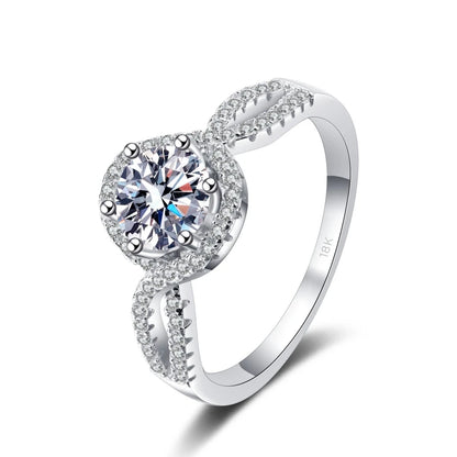 Designer Jewelry Exquisite 18K White Gold VVS1 D Color 0.5/1CT Moissanite Diamond Ring Ins Lady Style Best Anniversary for Women