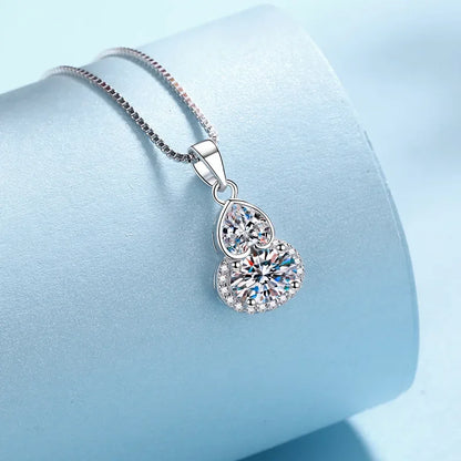 Classic PT950 Platinum Female Wedding Jewelry 1.5 Carat Moissanite Diamond VVS D Color Necklace Gourd shaped Pendant for women